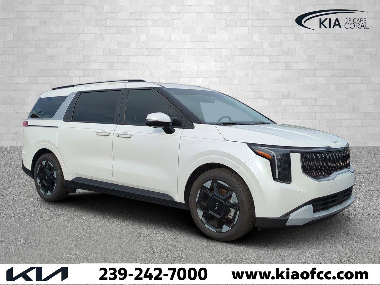 2025 Kia Carnival EX's photo