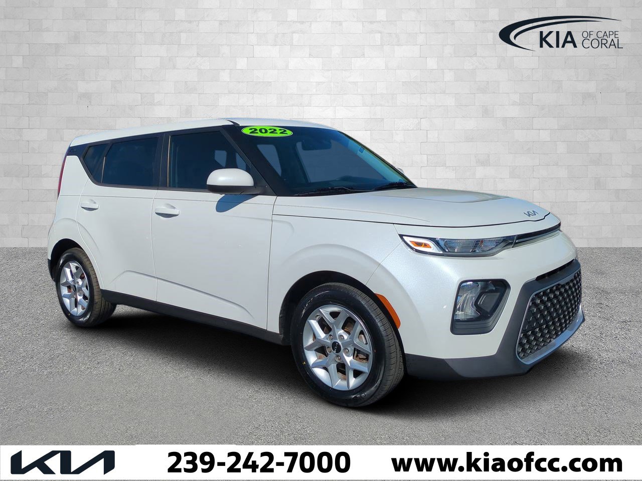 2022 Kia Soul LX's photo