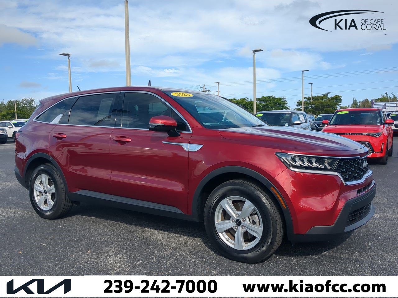 2023 Kia Sorento LX photo 2