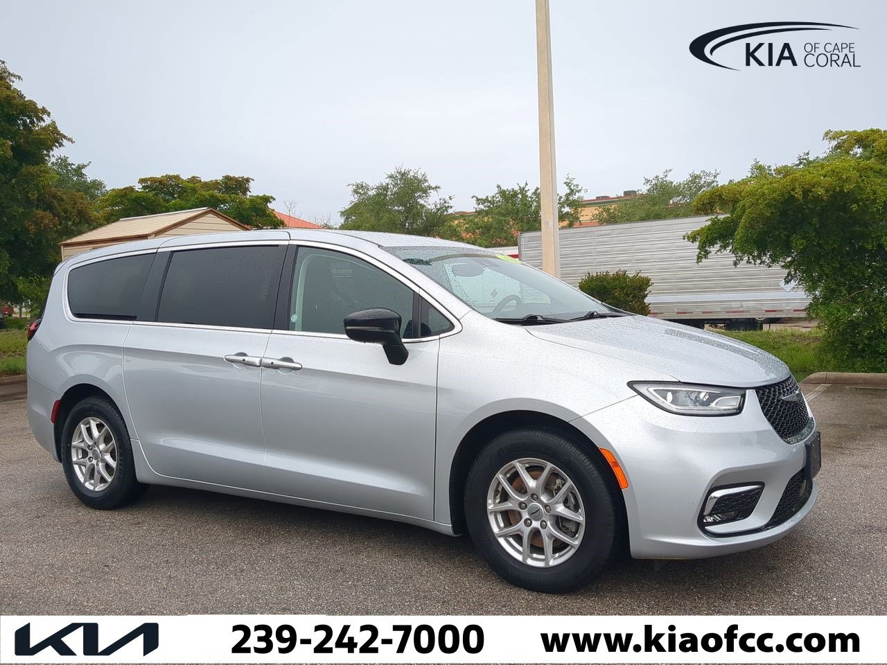 Used 2024 Chrysler Pacifica Touring L with VIN 2C4RC1BG5RR132205 for sale in Cape Coral, FL