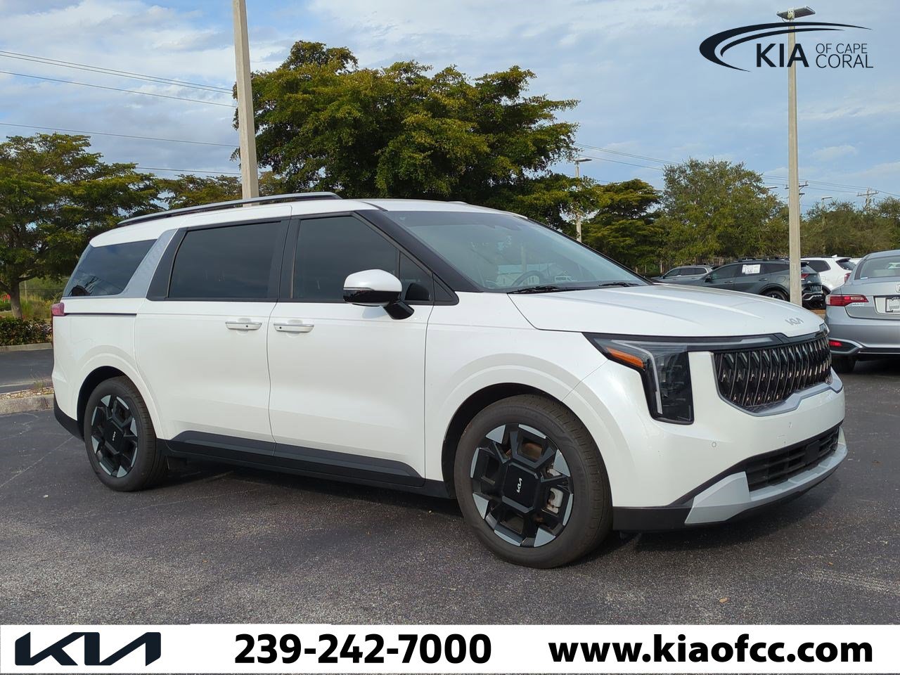 2025 Kia Carnival EX's photo