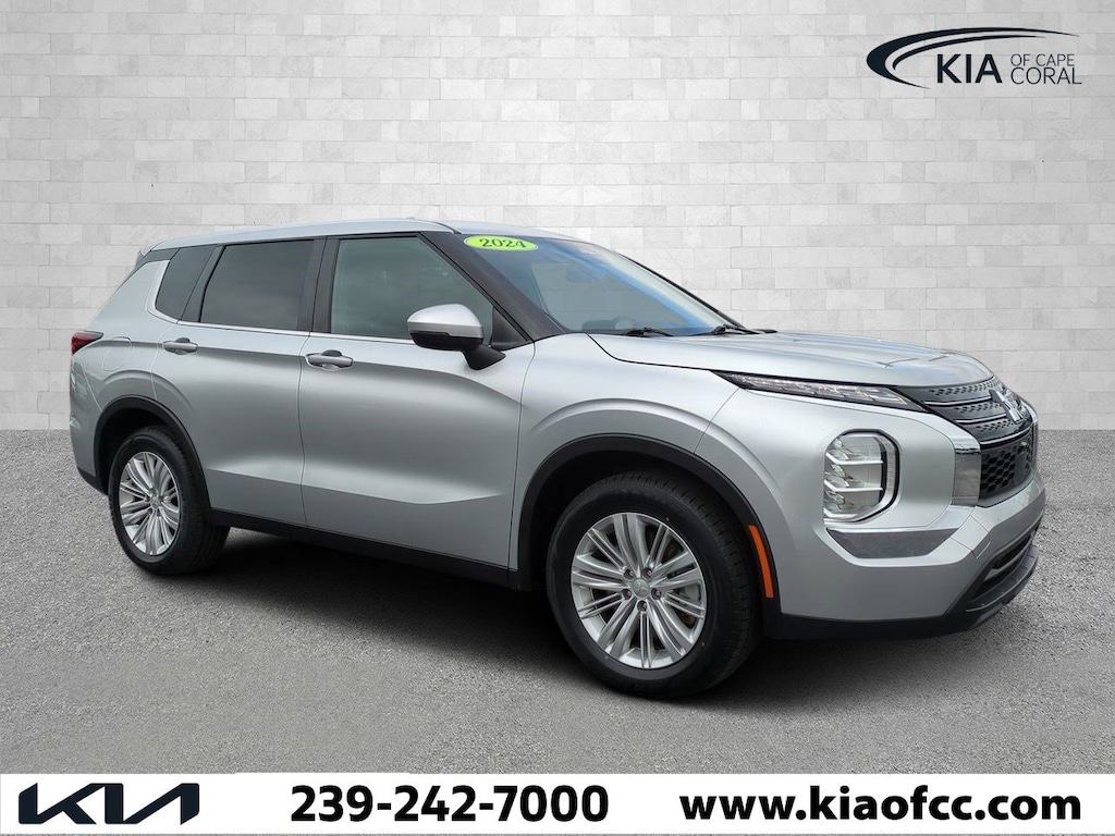 Used 2024 Mitsubishi Outlander ES SUV