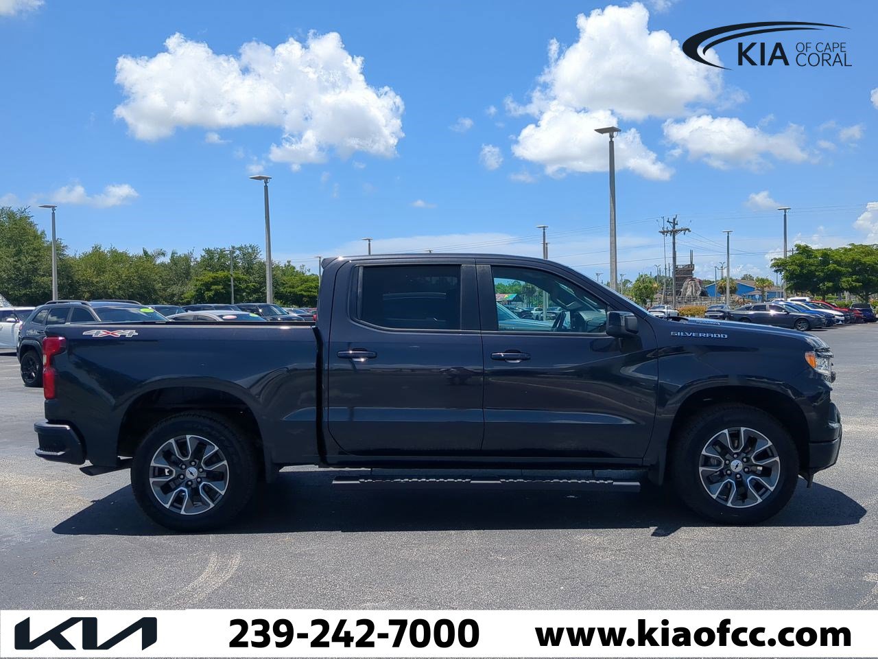 2023 Chevrolet Silverado 1500 RST photo 3