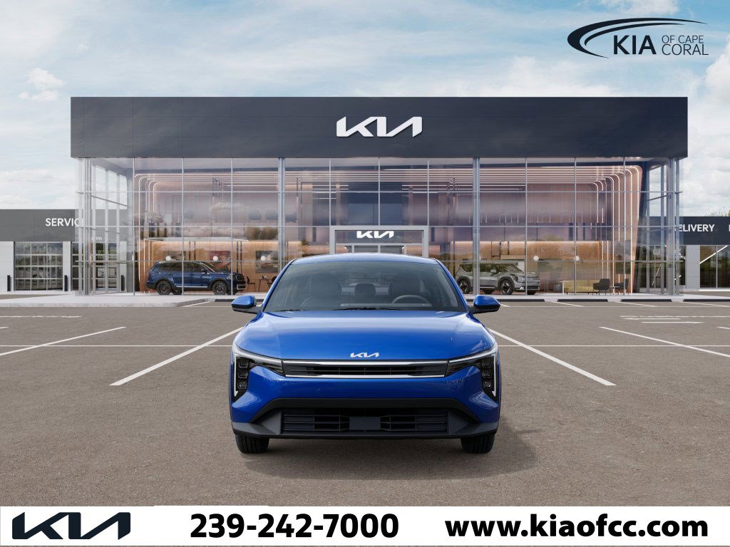 2025 Kia K4 LXS photo 2