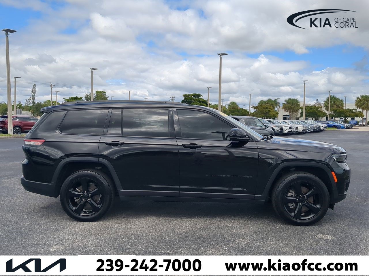 2022 Jeep Grand Cherokee Laredo photo 4