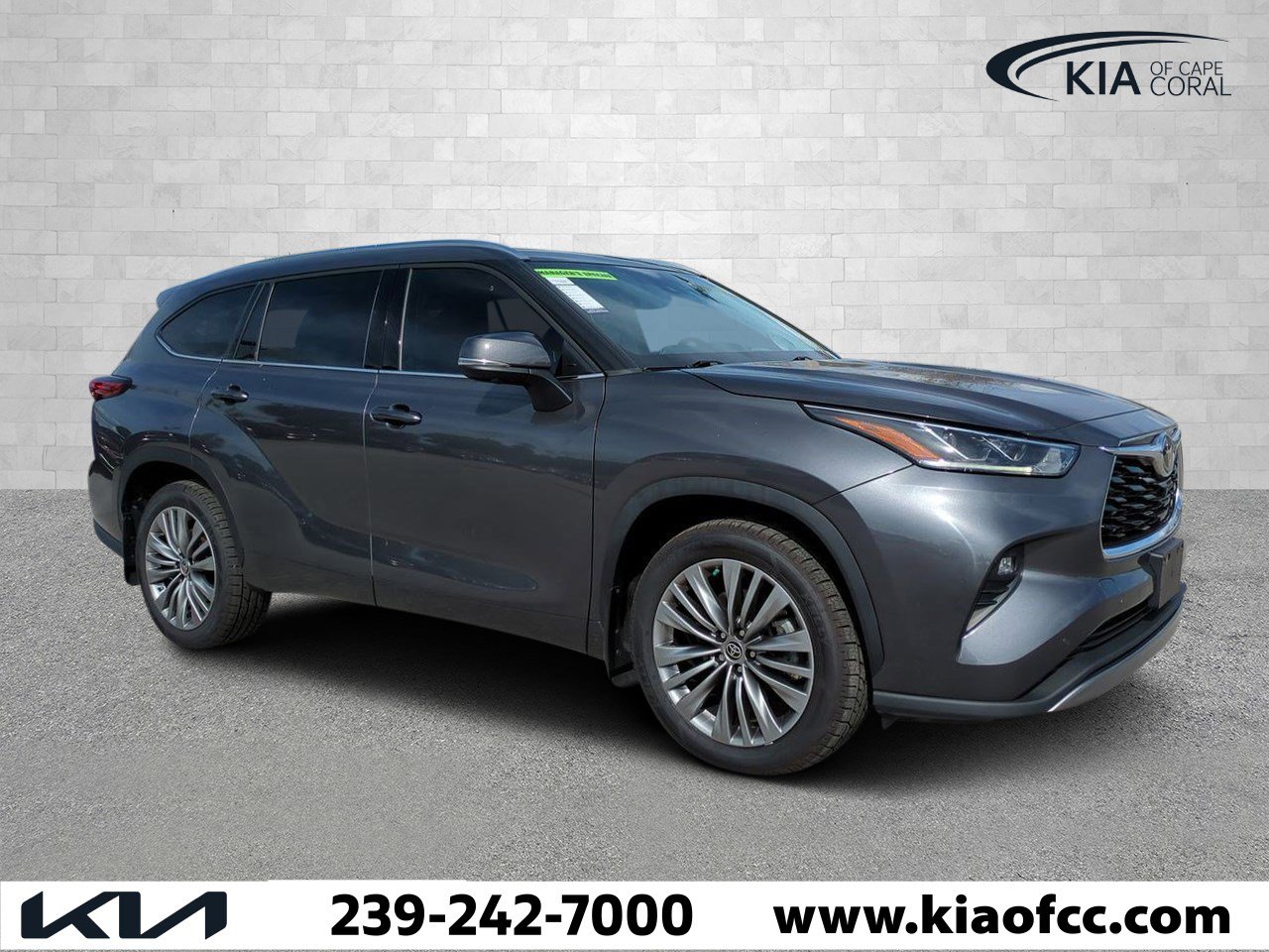 2023 Toyota Highlander L's photo