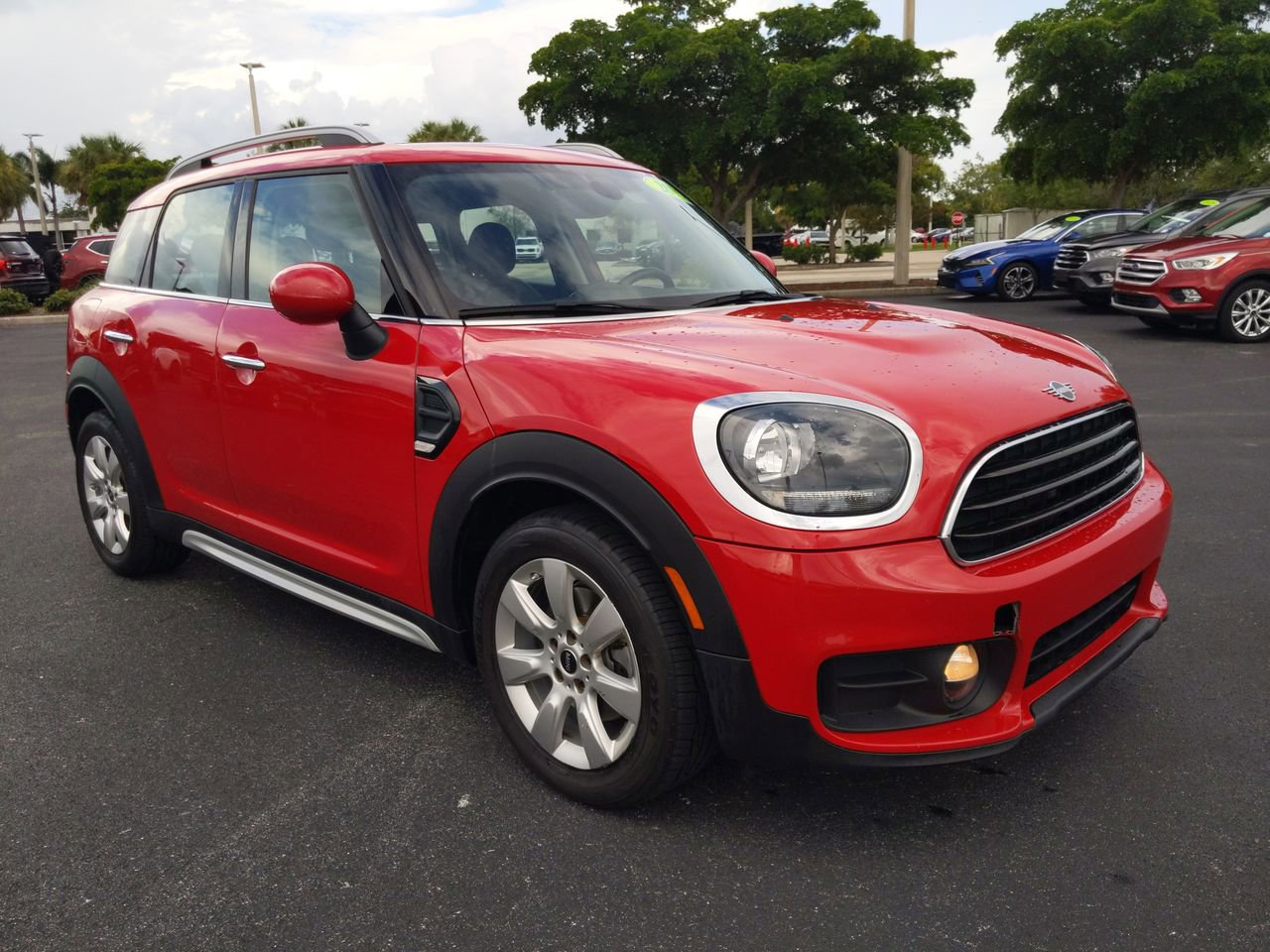 Used 2019 MINI Countryman Base with VIN WMZYS7C55K3F46181 for sale in Cape Coral, FL