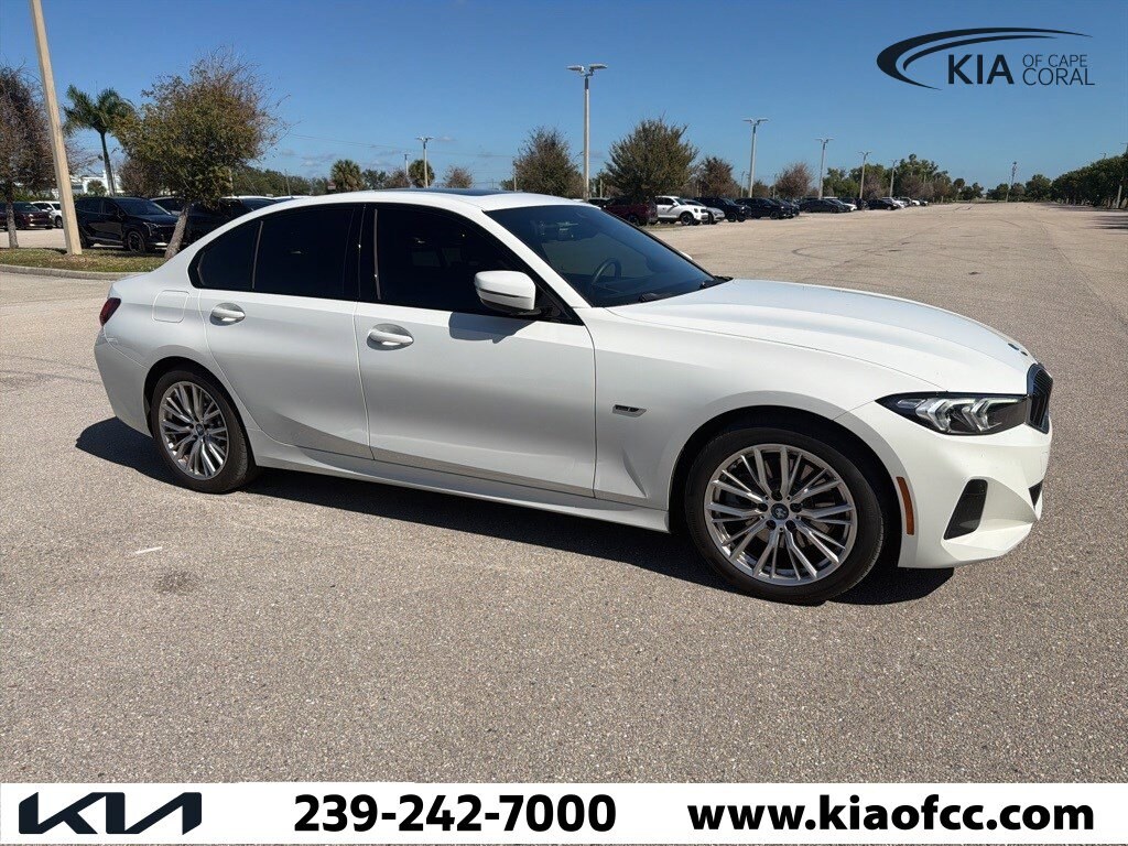 2023 Bmw 330e 3-Series photo 2