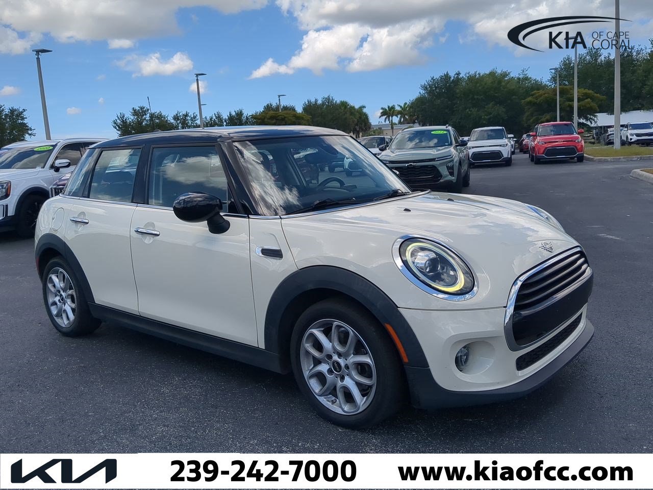 Used 2021 MINI Hardtop 4 Door Oxford Edition with VIN WMWXU7C03M2P11089 for sale in Cape Coral, FL