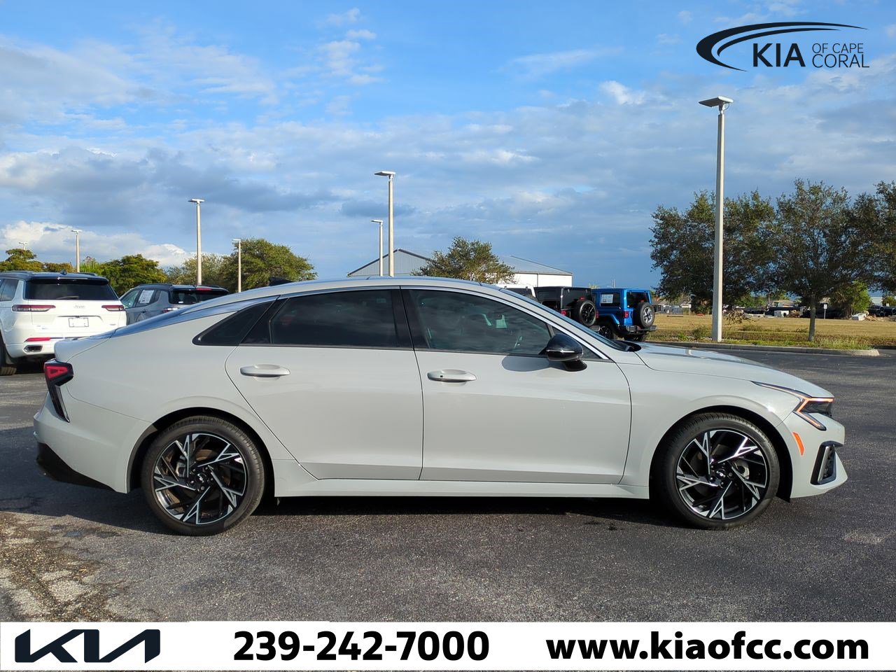 2025 Kia K5 GT-Line photo 3