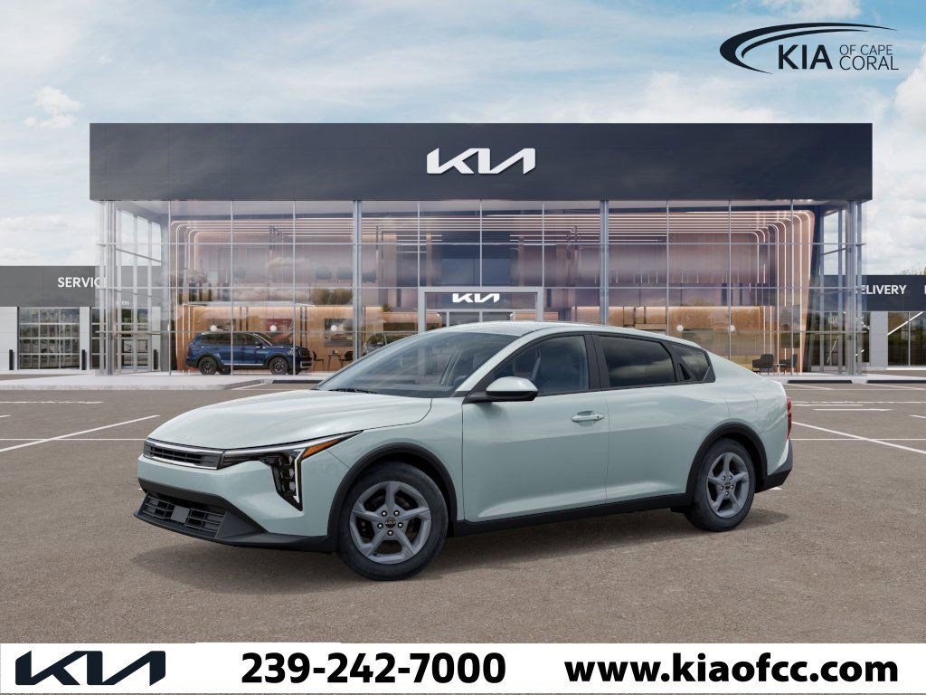 2025 Kia K4 LXS photo 2