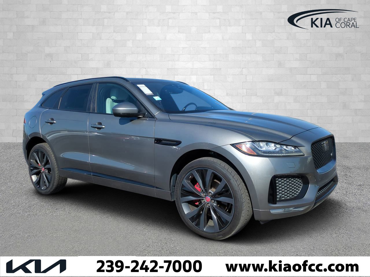 2019 Jaguar F-Pace S's photo