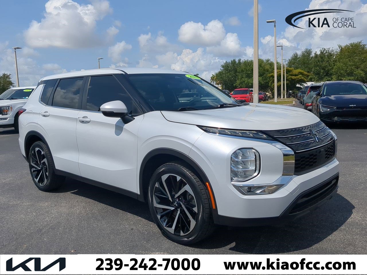 Used 2022 Mitsubishi Outlander ES with VIN JA4J3TA86NZ014967 for sale in Cape Coral, FL