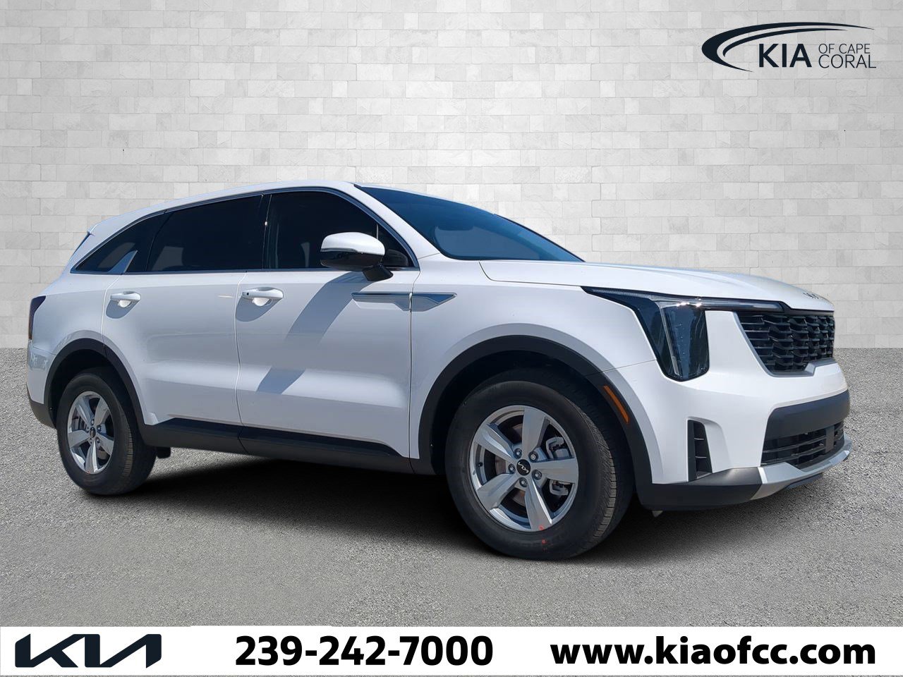 2025 Kia Sorento LX's photo