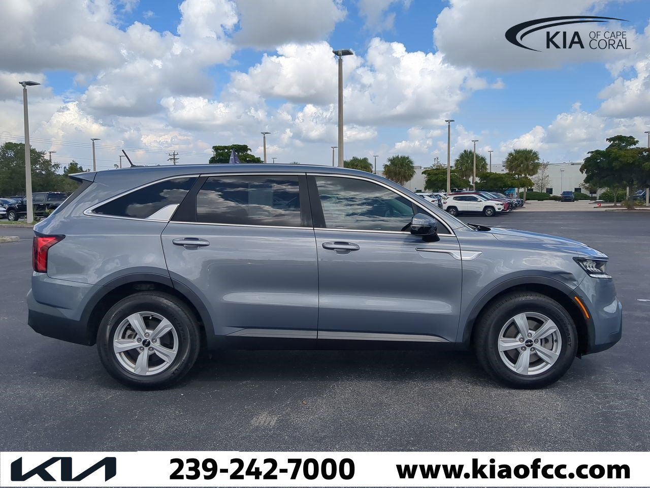 2022 Kia Sorento LX photo 4