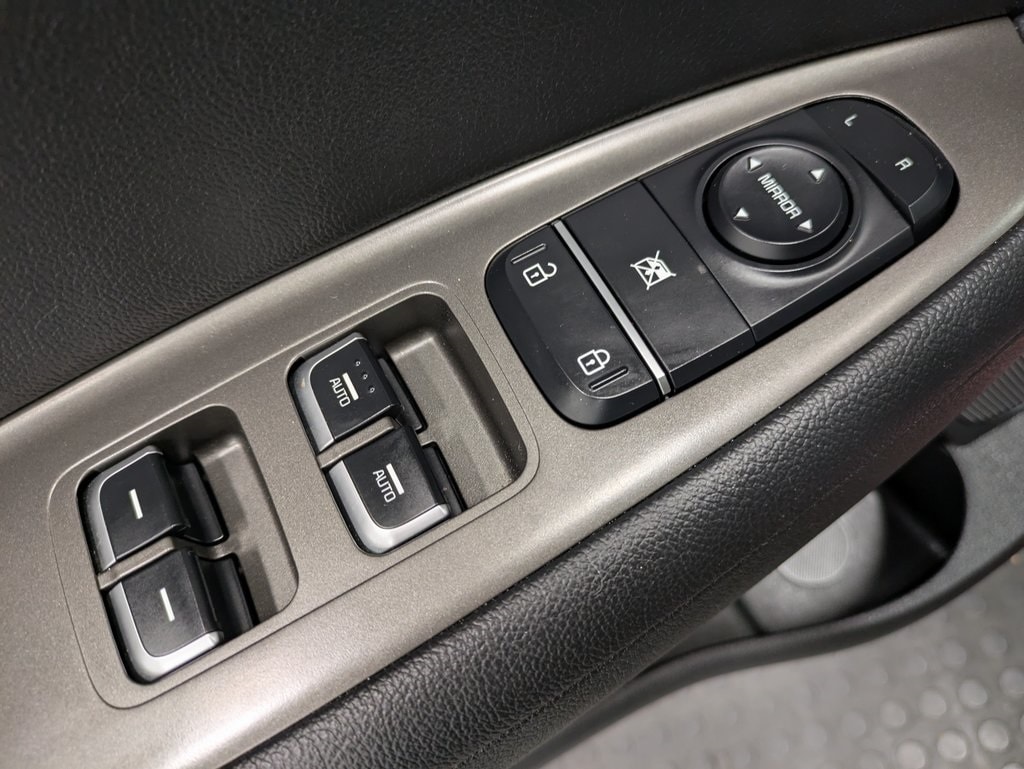 2020 Kia Optima SE - Photo 9