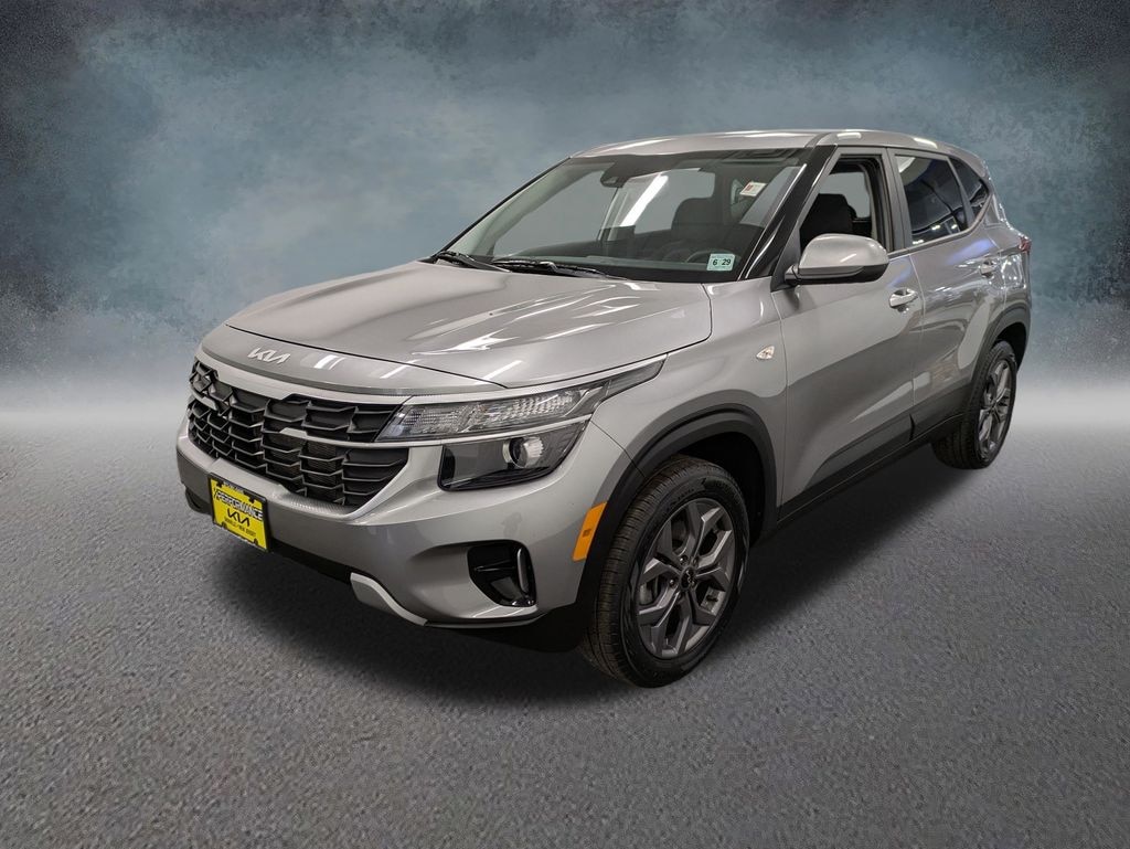 Used 2024 Kia Seltos LX SUV