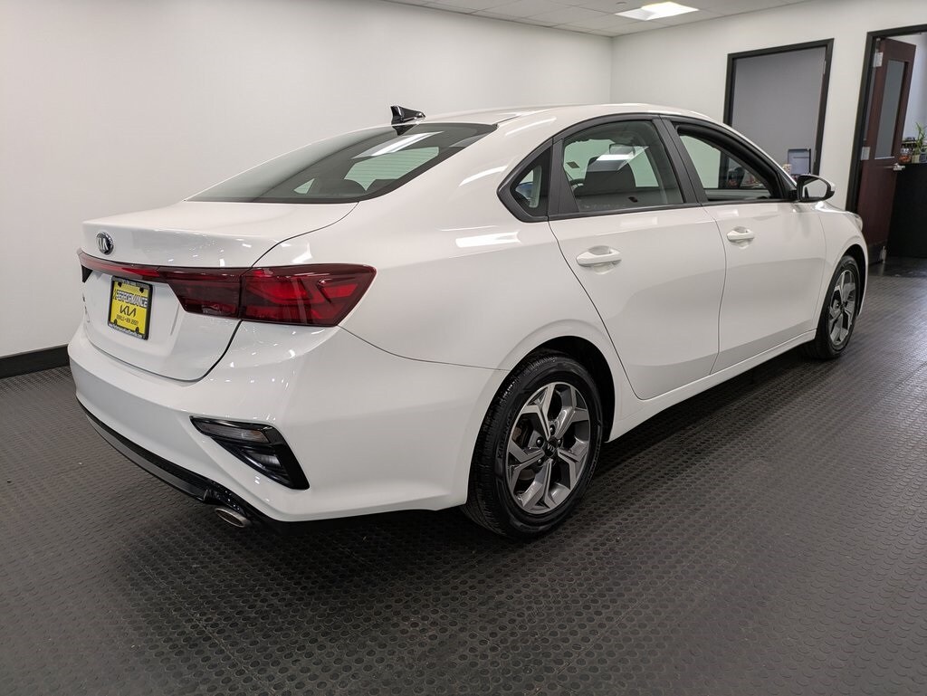 2019 Kia Forte LXS photo 4