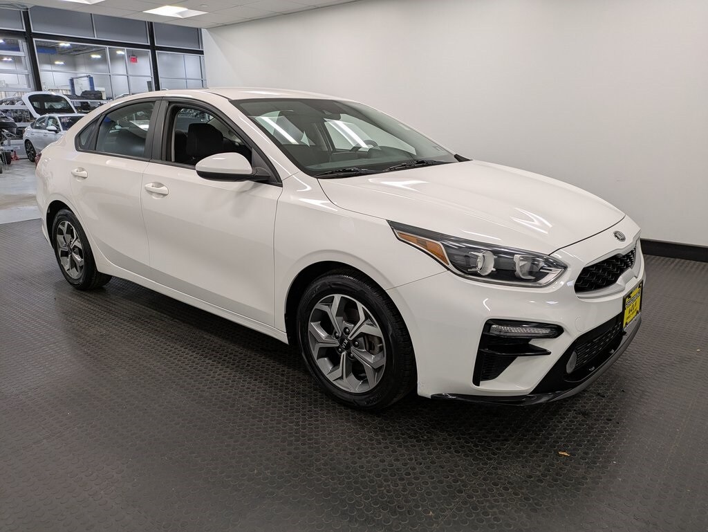 2019 Kia Forte LXS photo 3