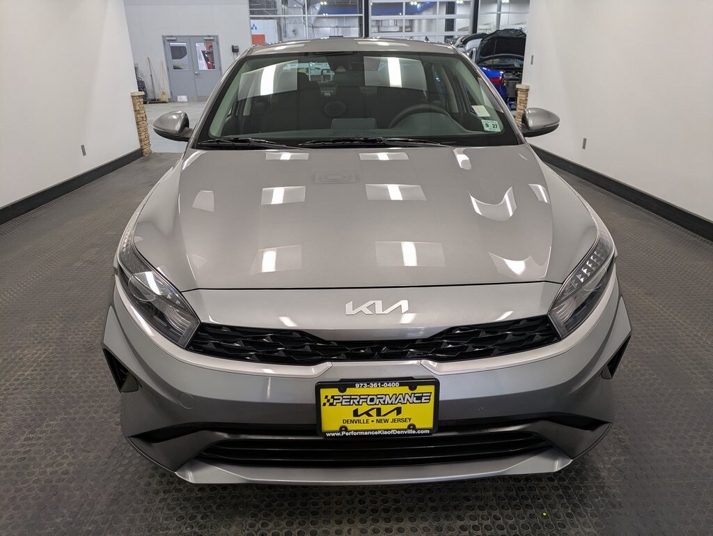 2023 Kia Forte LXS photo 2