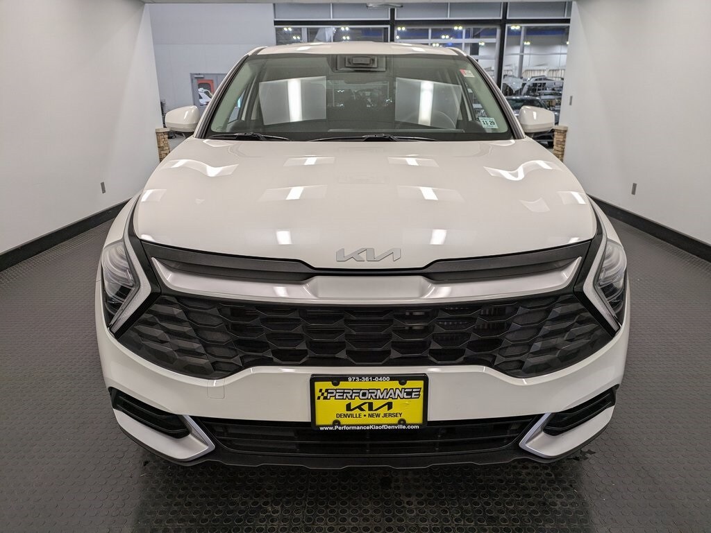 2024 Kia Sportage Hybrid LX photo 2