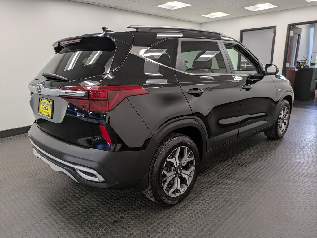2021 Kia Seltos EX photo 2