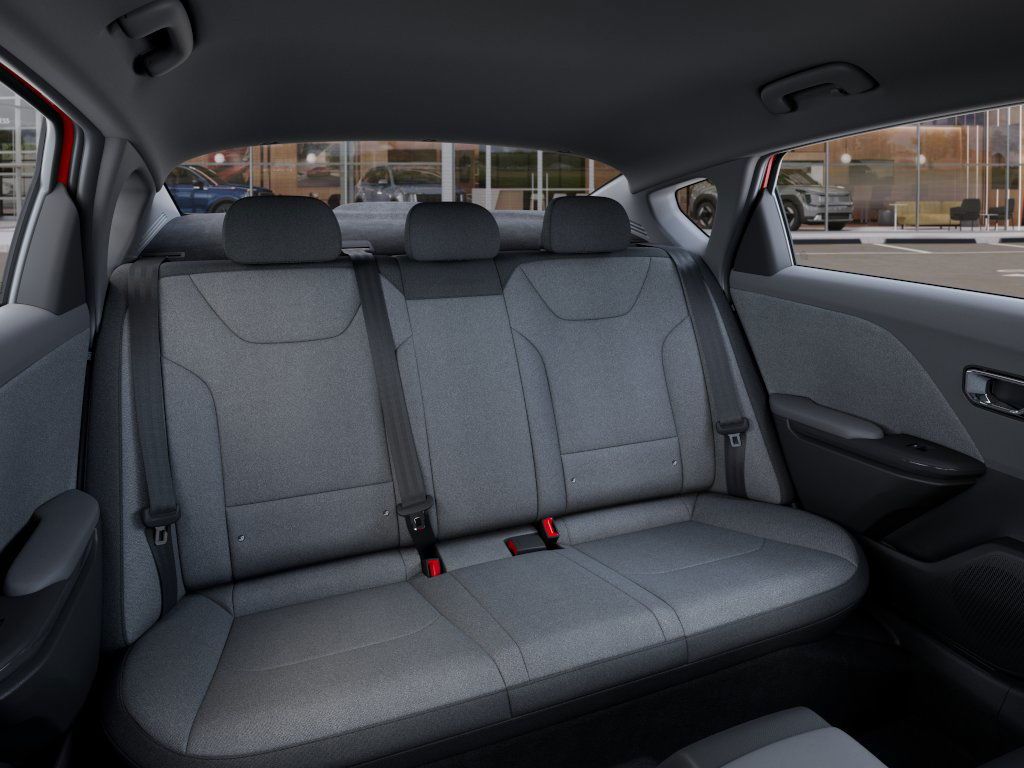 2025 Kia K4 LXS - Photo 16