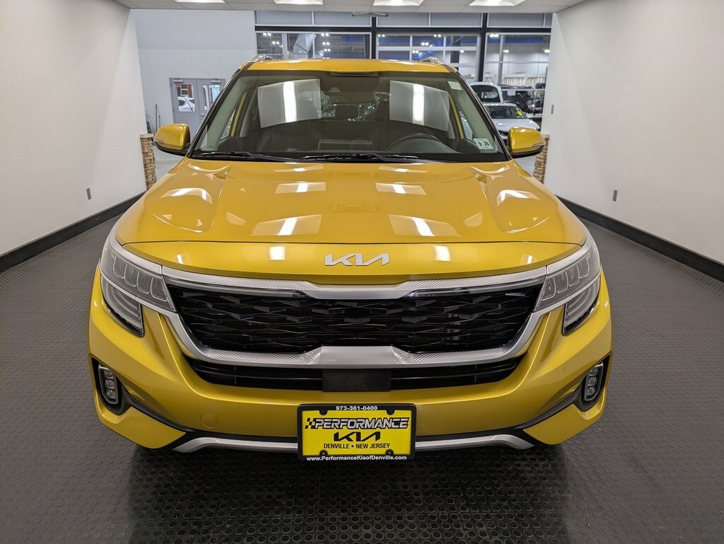 2022 Kia Seltos SX photo 2