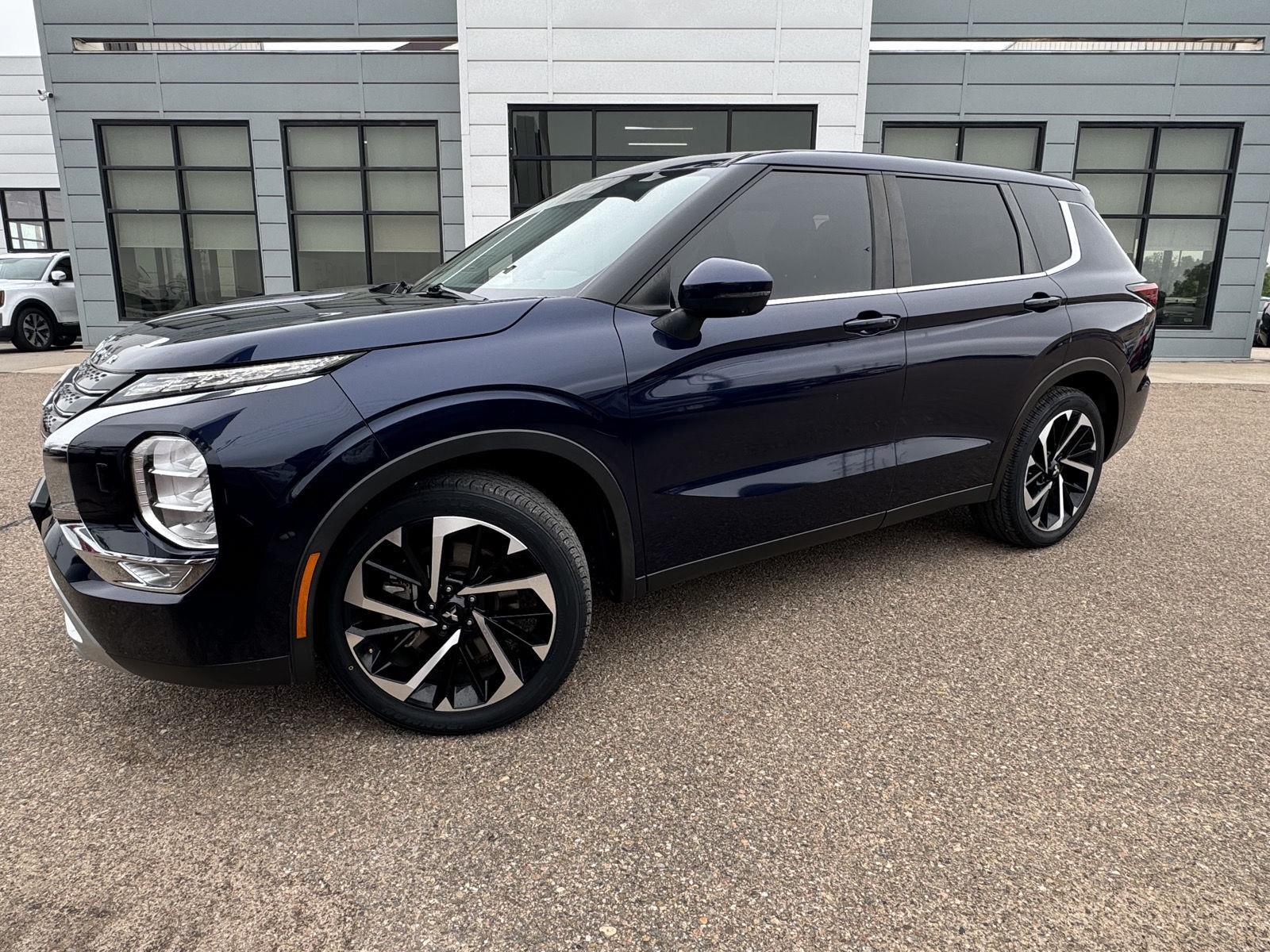 Used 2022 Mitsubishi Outlander SE with VIN JA4J4UA80NZ016507 for sale in Dodge City, KS