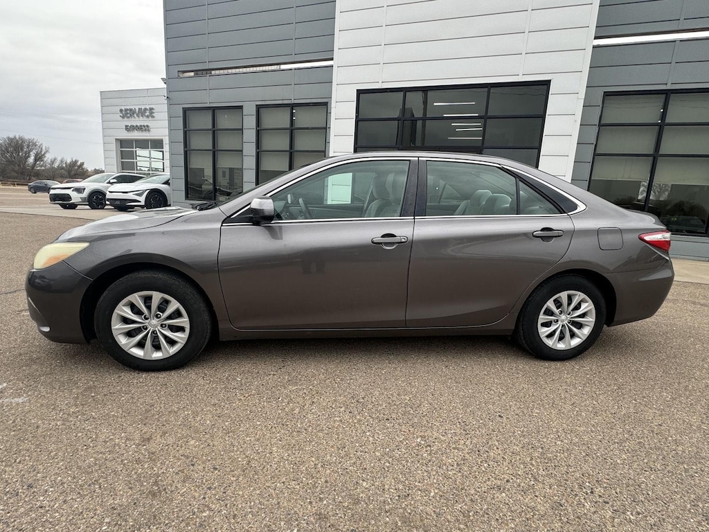 Used 2015 Toyota Camry LE Sedan