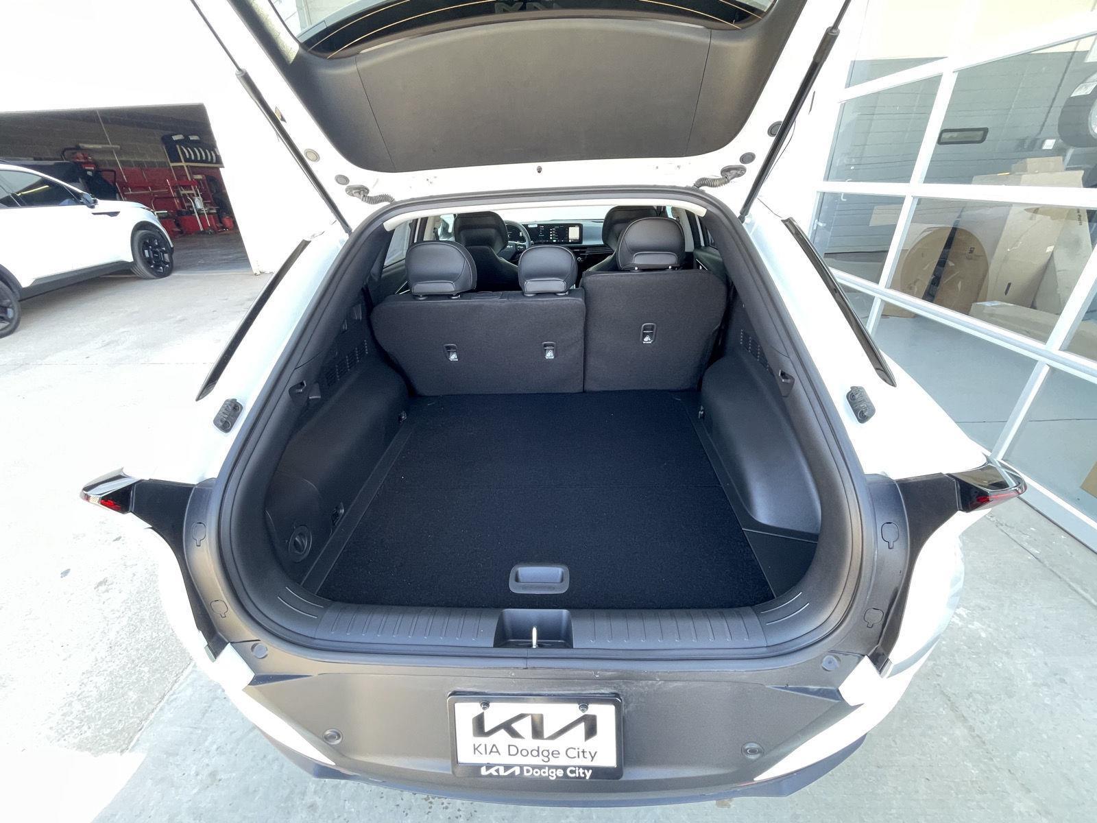 2025 Kia EV6 Light L/R - Photo 12