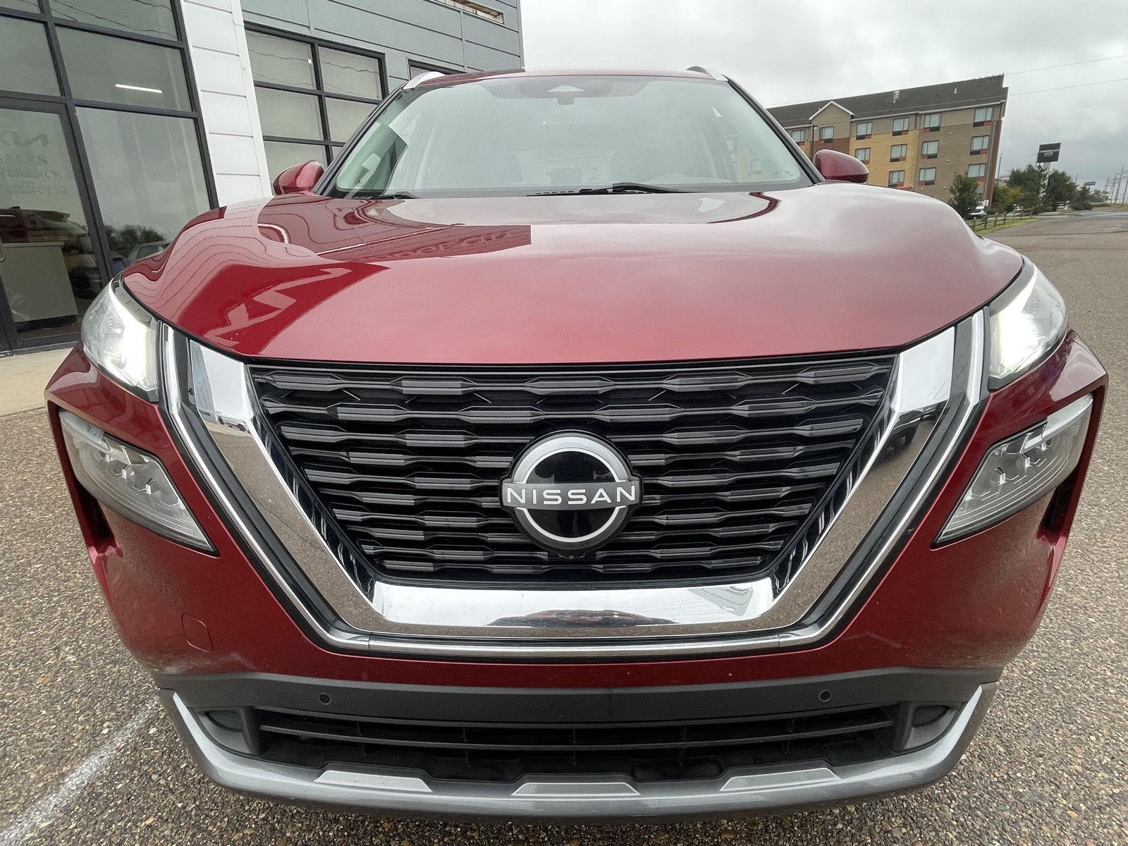 2023 Nissan Rogue SL photo 2