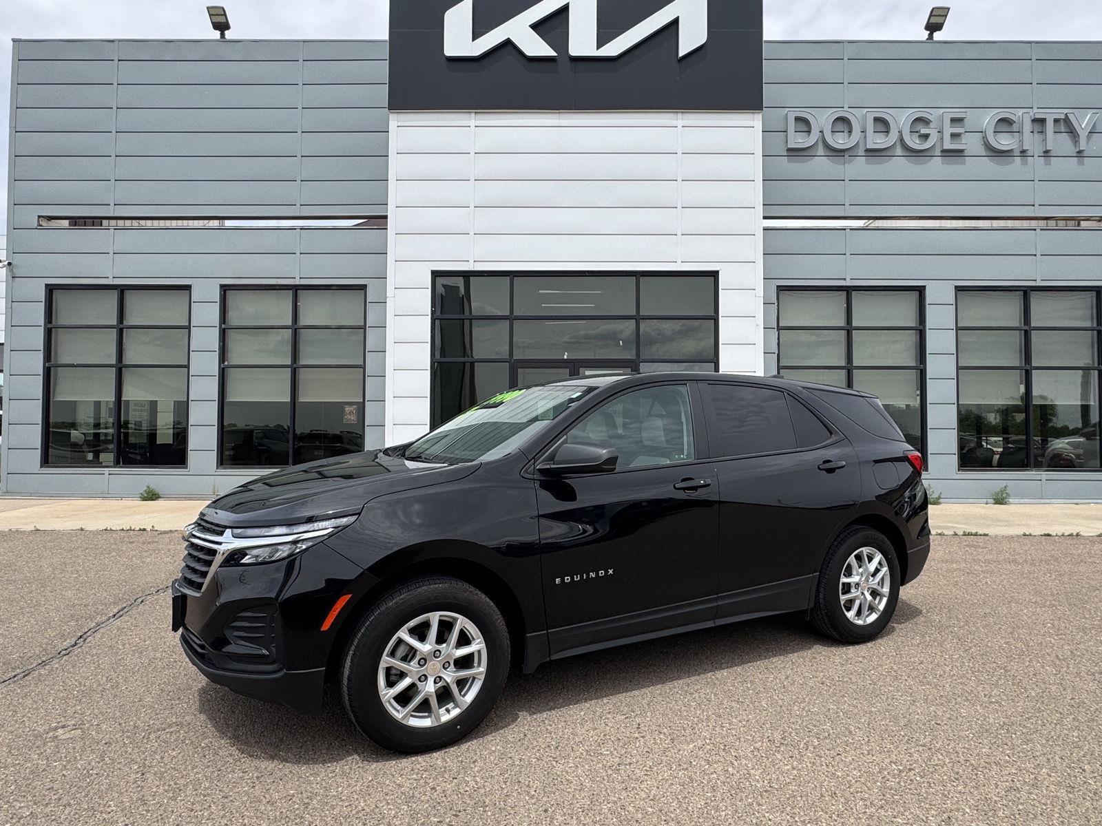 Used 2023 Chevrolet Equinox 1FL with VIN 3GNAX5EG6PL249359 for sale in Dodge City, KS