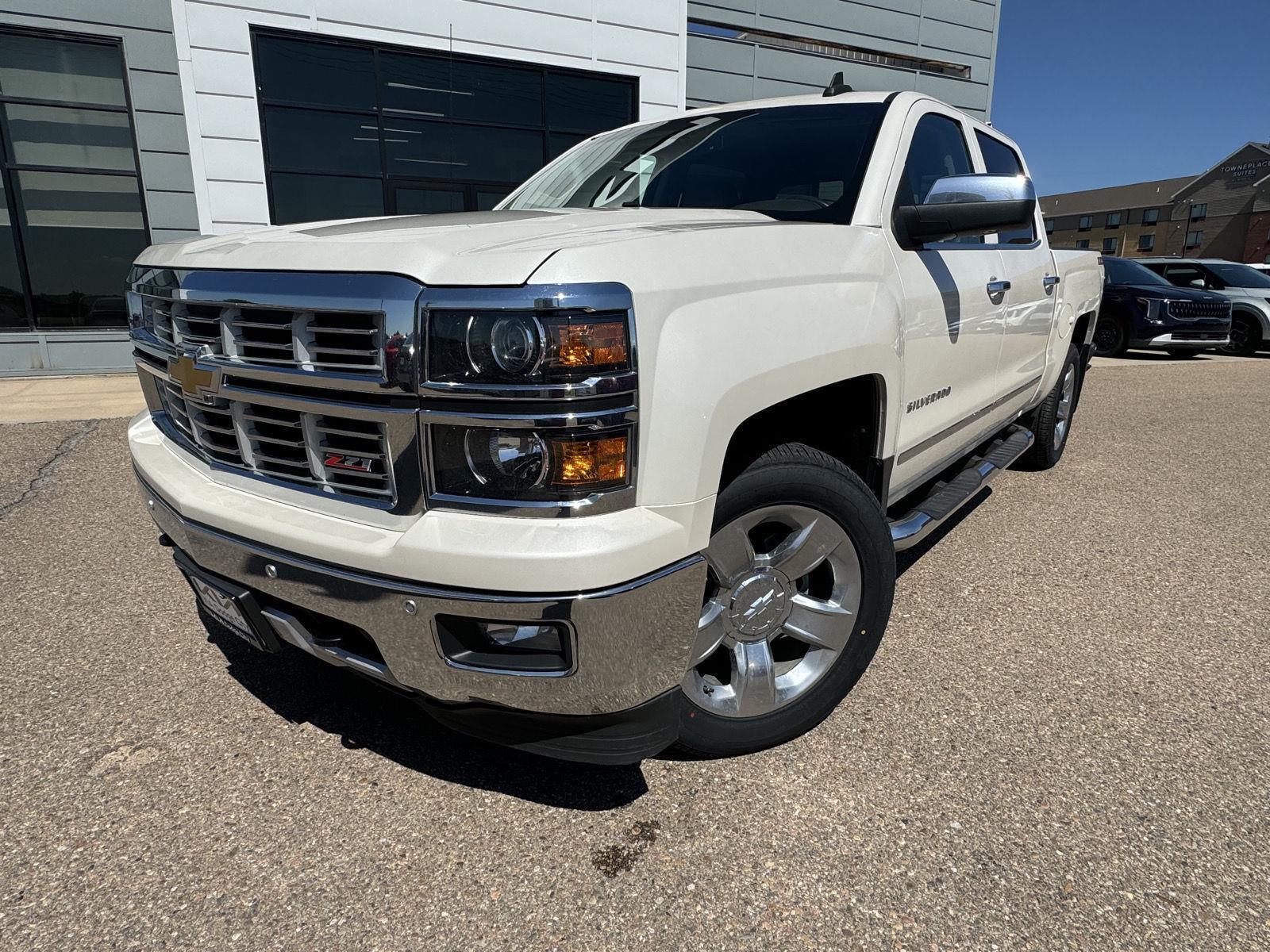 2015 Chevrolet Silverado 1500 LTZ photo 2