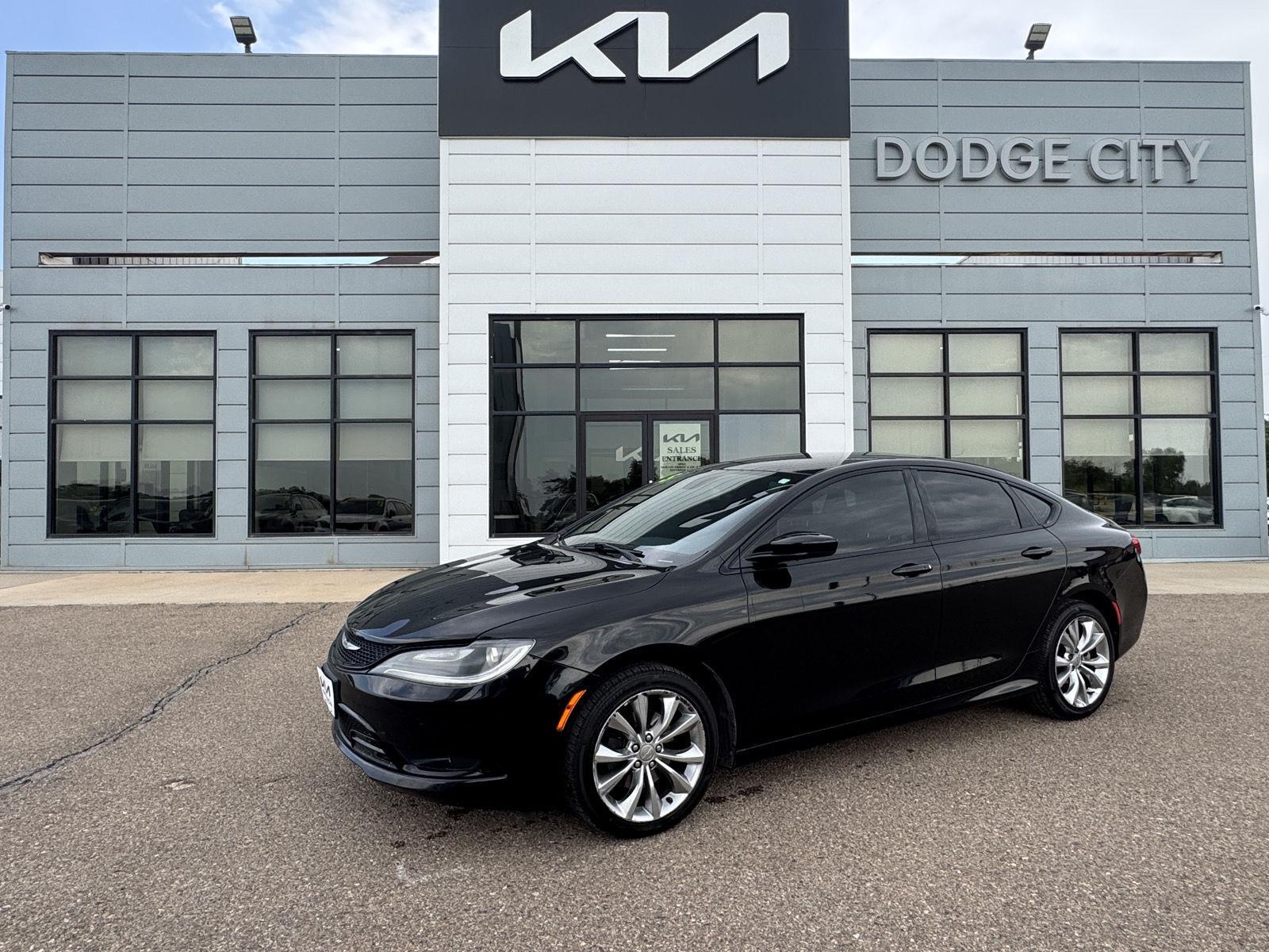 Used 2015 Chrysler 200 S with VIN 1C3CCCBB4FN650342 for sale in Dodge City, KS