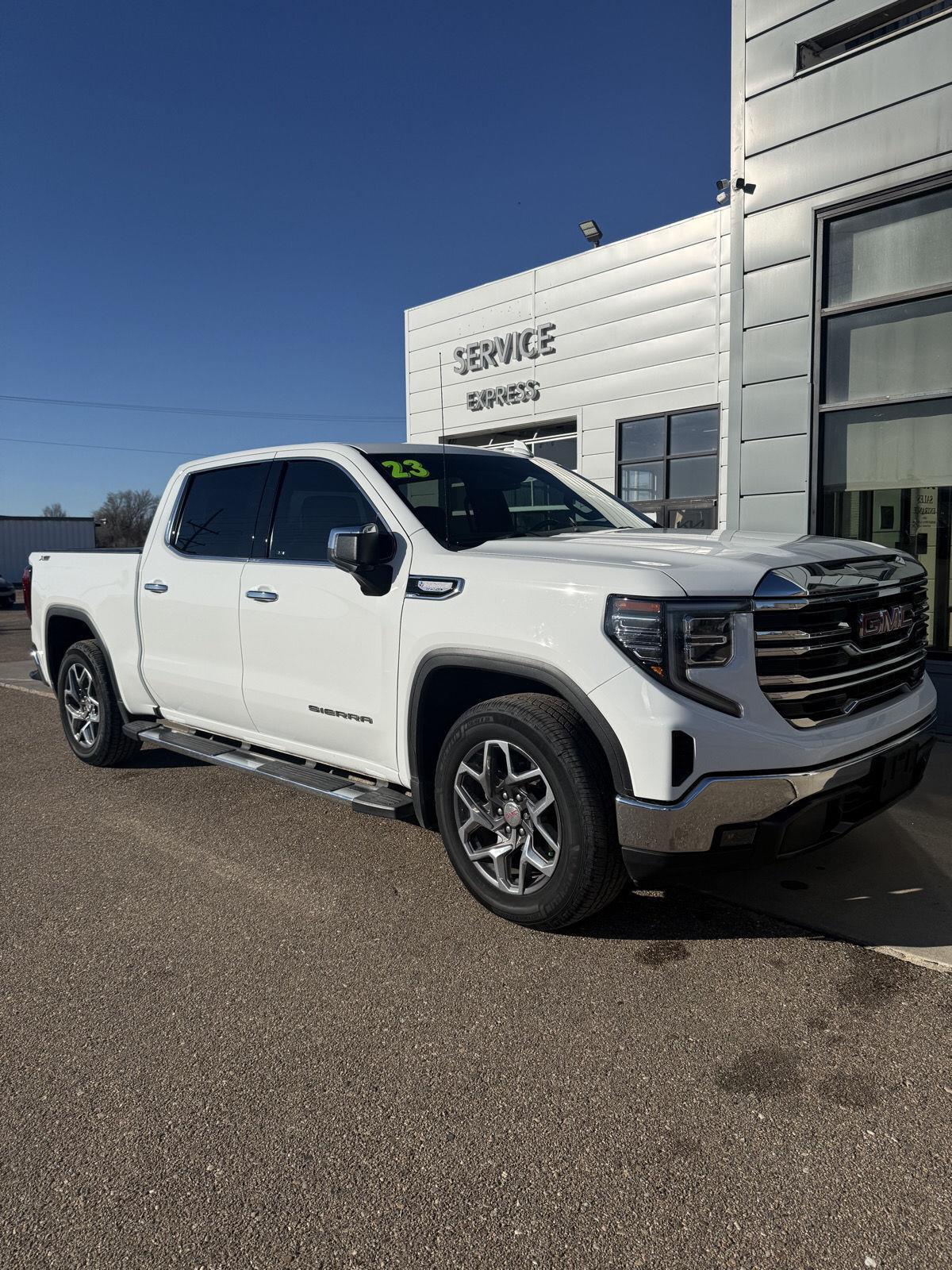 2023 GMC Sierra 1500 SLT's photo