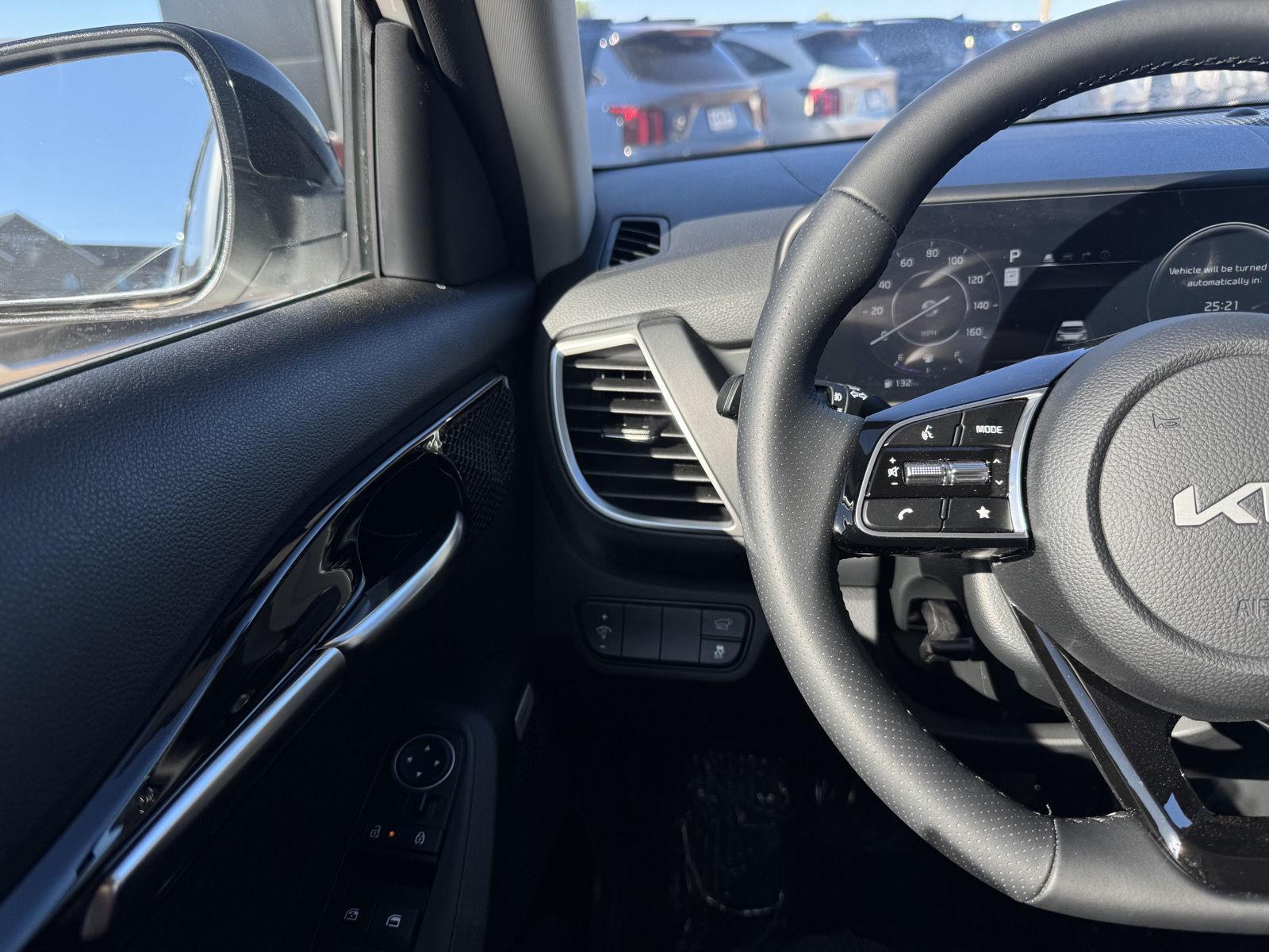 2025 Kia Seltos SX - Photo 21