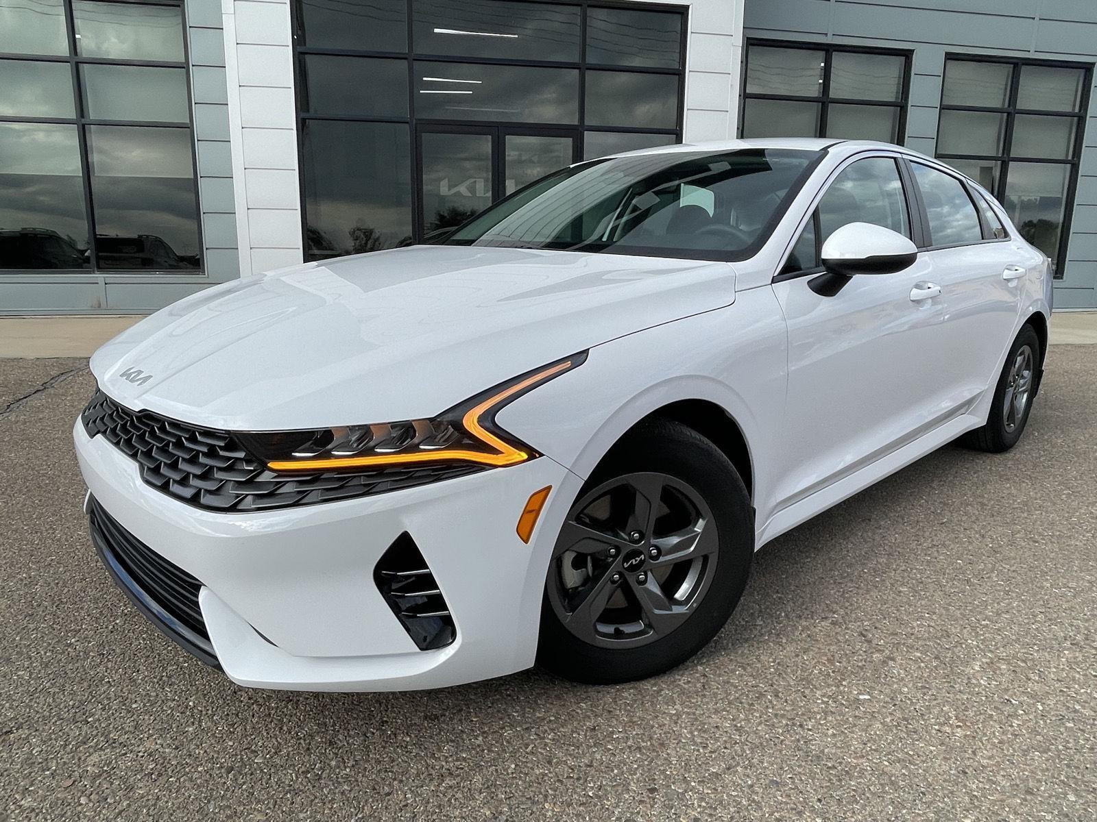 2023 Kia K5 LXS photo 3