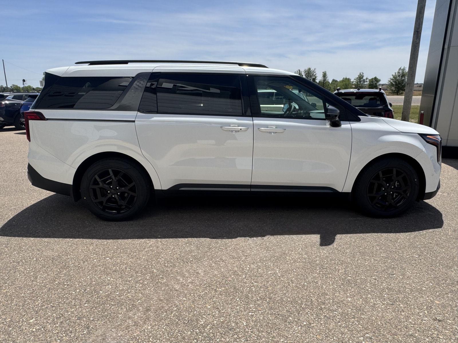 2026 Kia Carnival SX - Photo 9