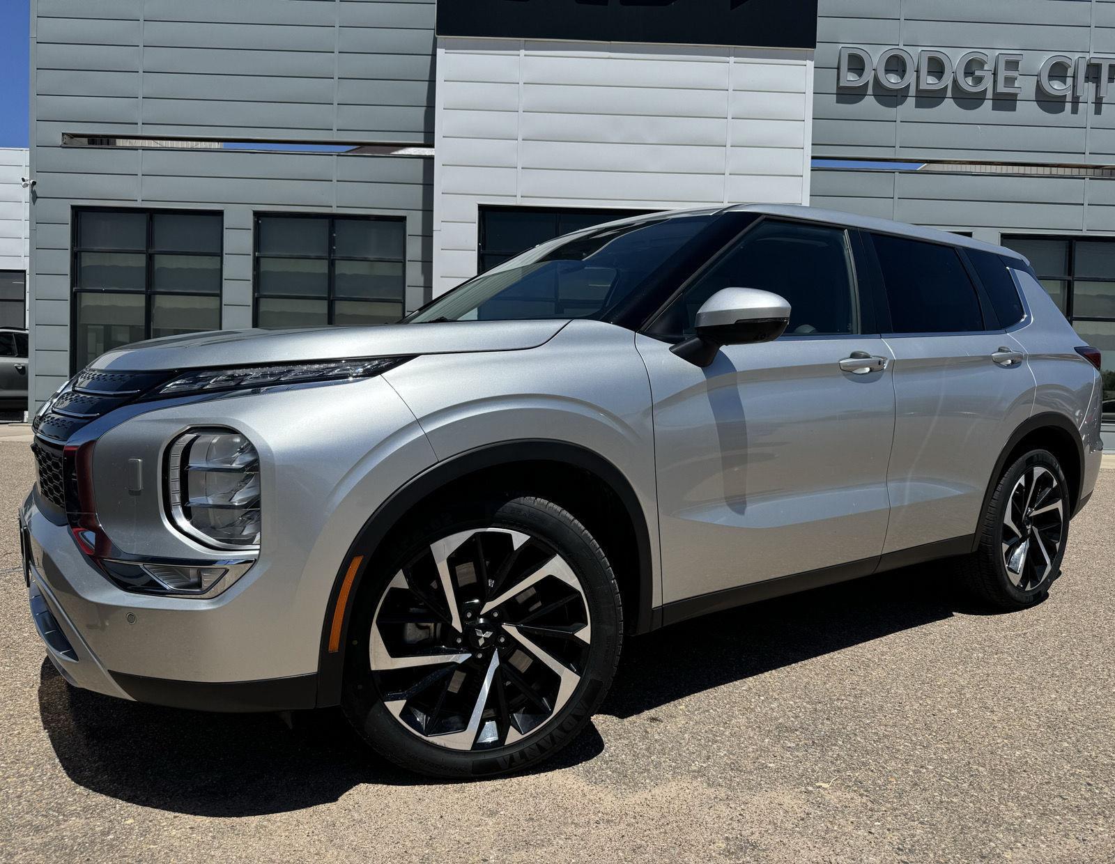 2024 Mitsubishi Outlander SE