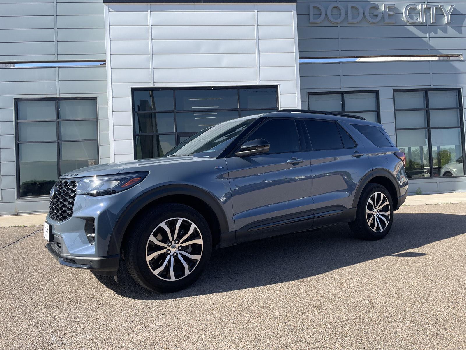 2025 Ford Explorer ST-LINE 4WD (PL535)'s photo