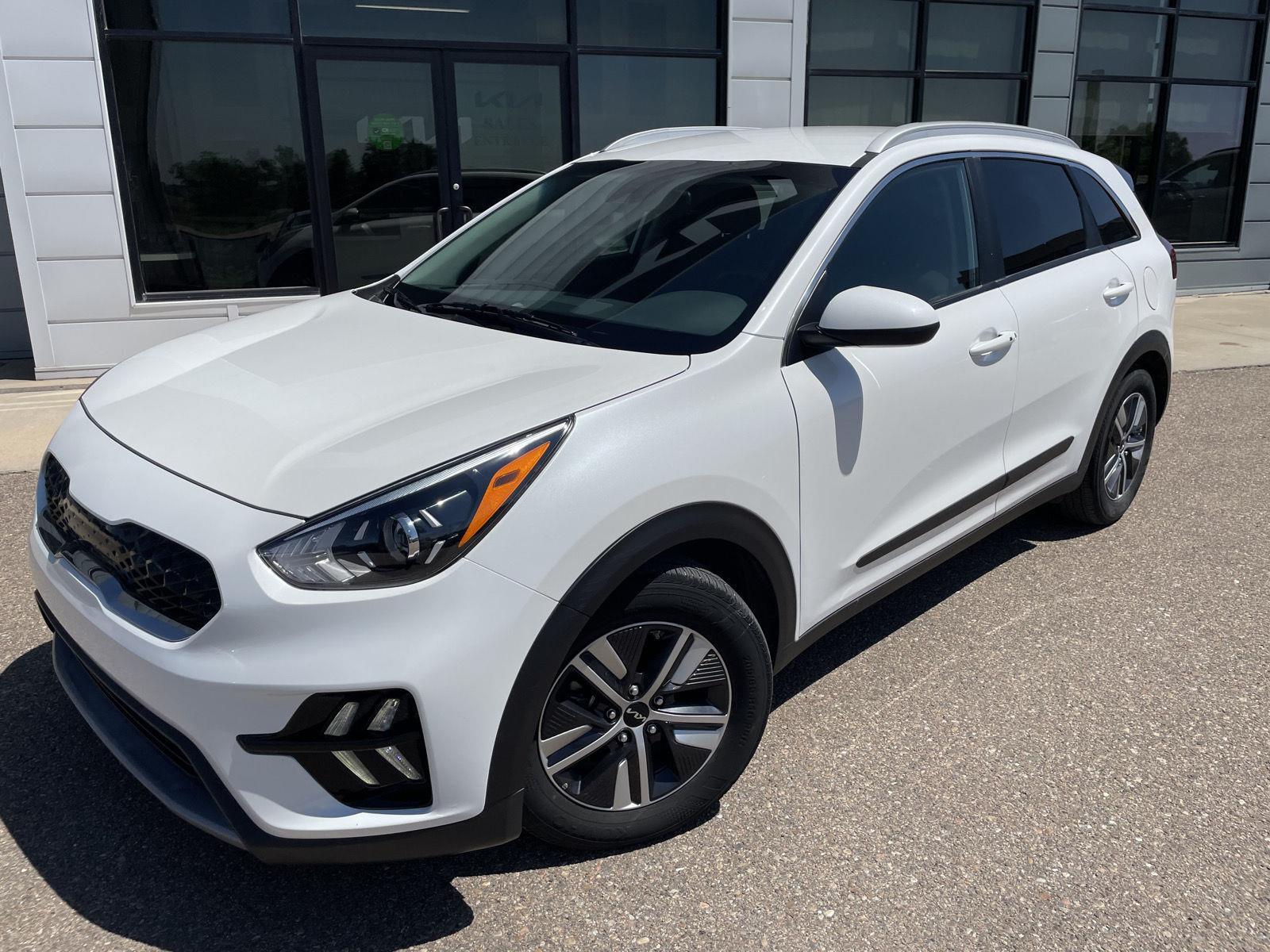 2022 Kia Niro LXS photo 2