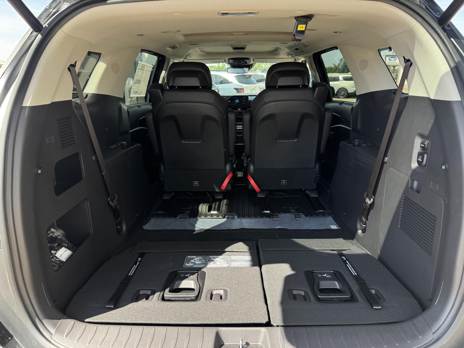 2026 Kia Carnival SX Prestige - Photo 14