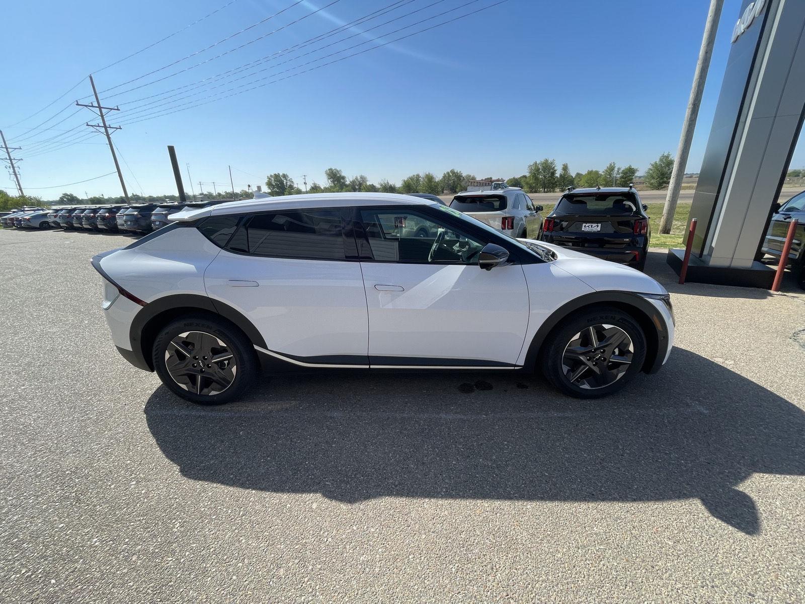 2025 Kia EV6 Light L/R - Photo 9