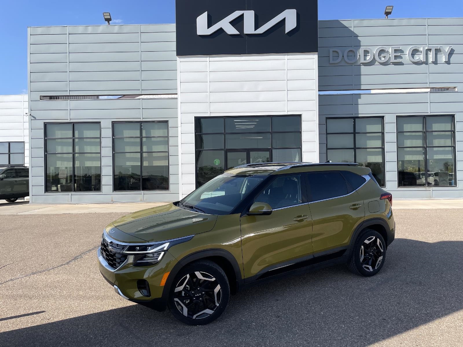 Certified 2024 Kia Seltos SX with VIN KNDETCA78R7535818 for sale in Dodge City, KS
