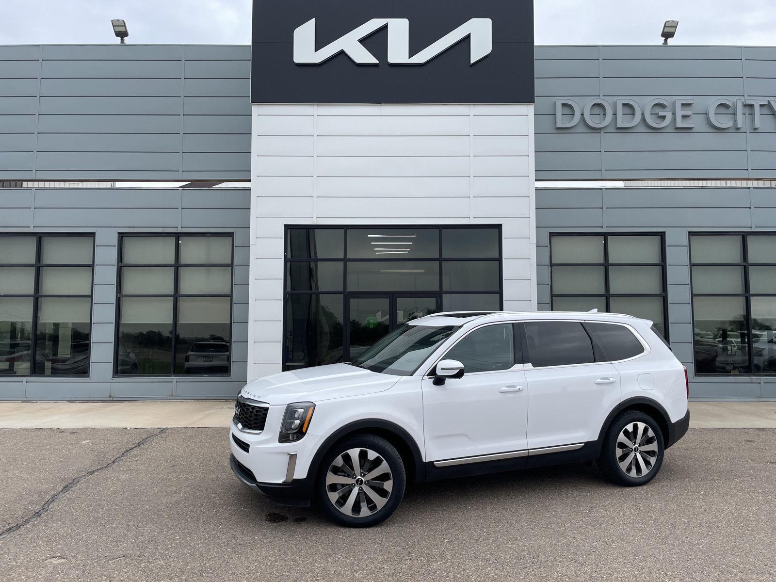 Used 2022 Kia Telluride EX with VIN 5XYP3DHC9NG317966 for sale in Dodge City, KS
