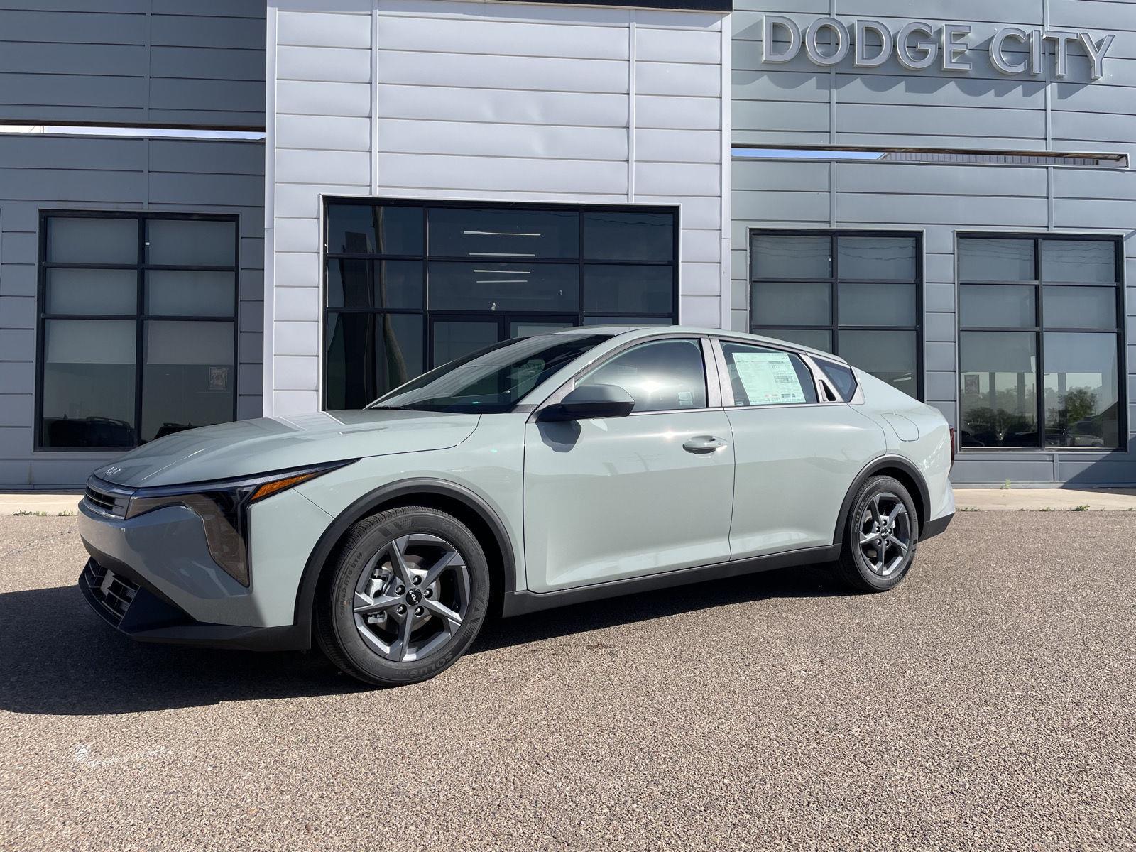 2026 Kia K4 LXS AT's photo