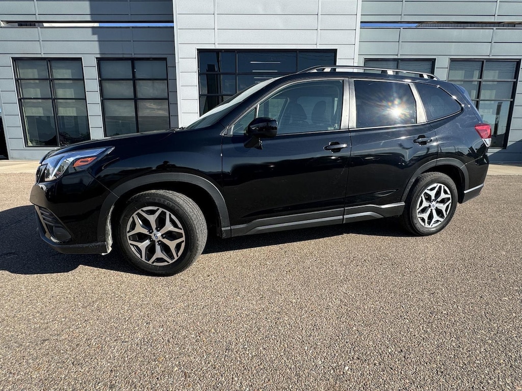 Used 2023 Subaru Forester Premium SUV