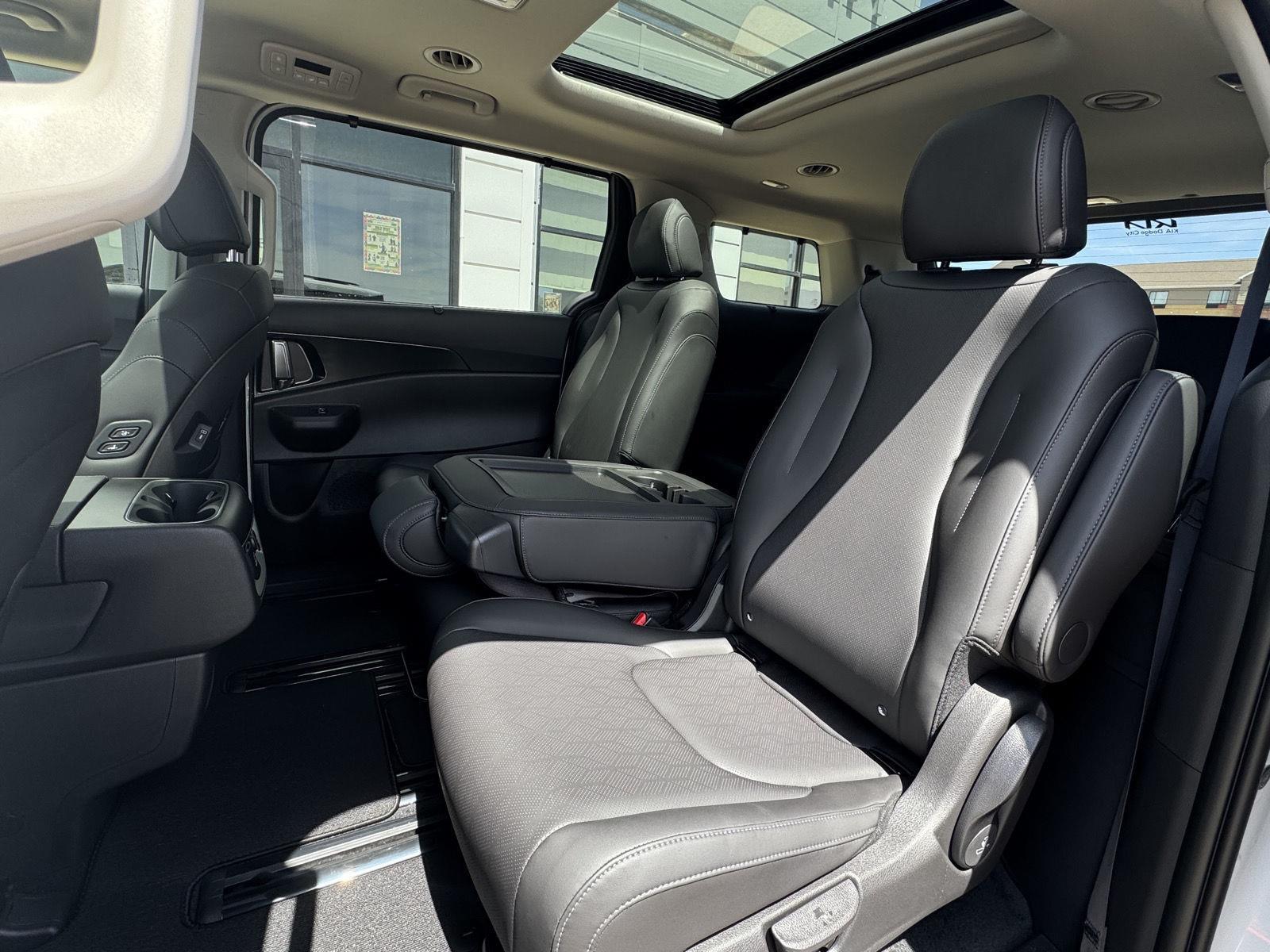 2026 Kia Carnival SX - Photo 44