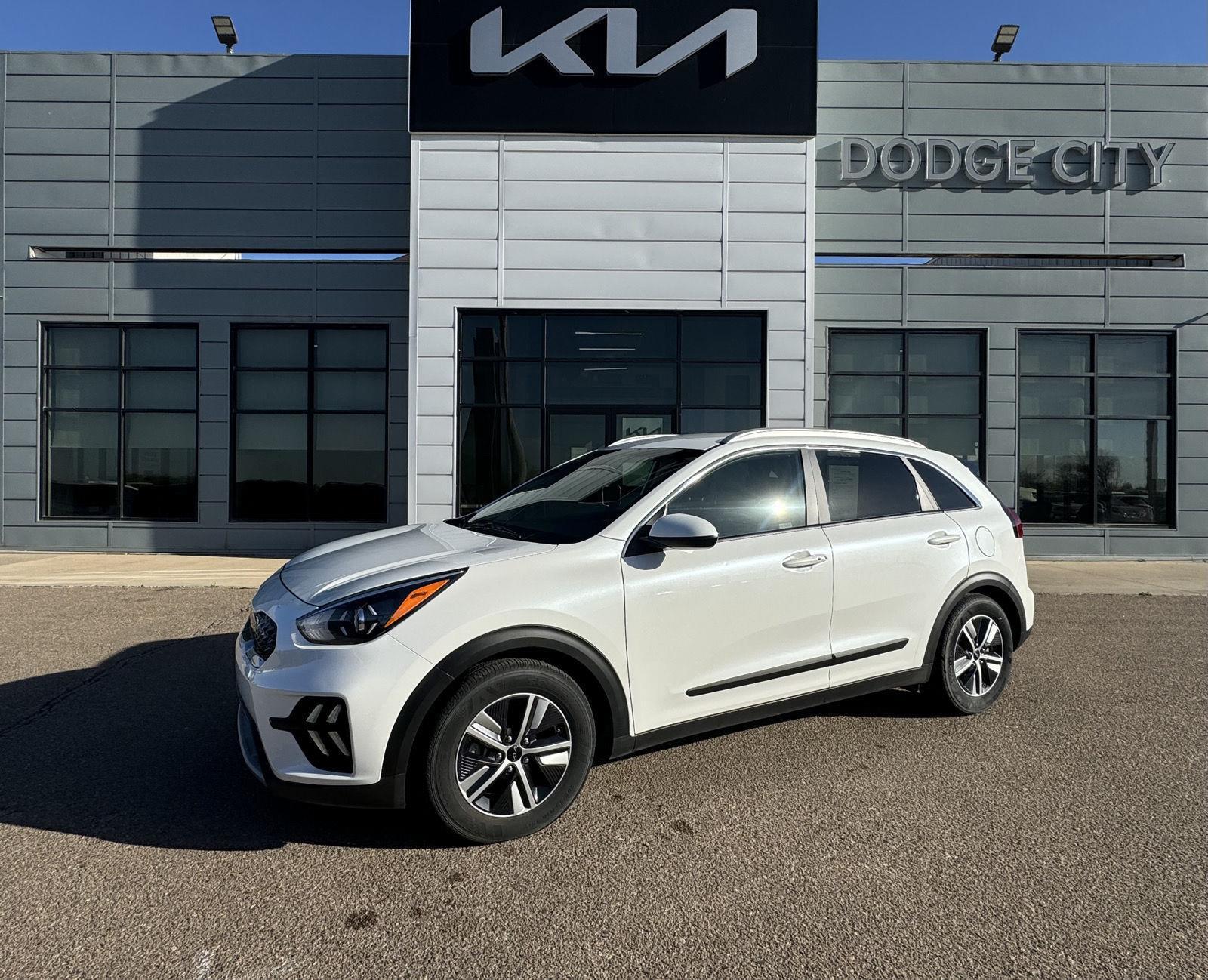 Certified 2022 Kia Niro LXS with VIN KNDCB3LC3N5549569 for sale in Dodge City, KS